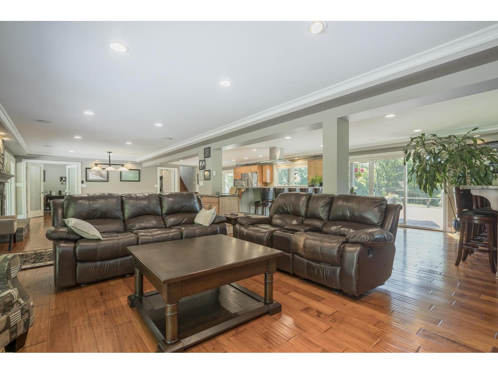 Photo 14 of 9978 Allard Crescent, Langley BC