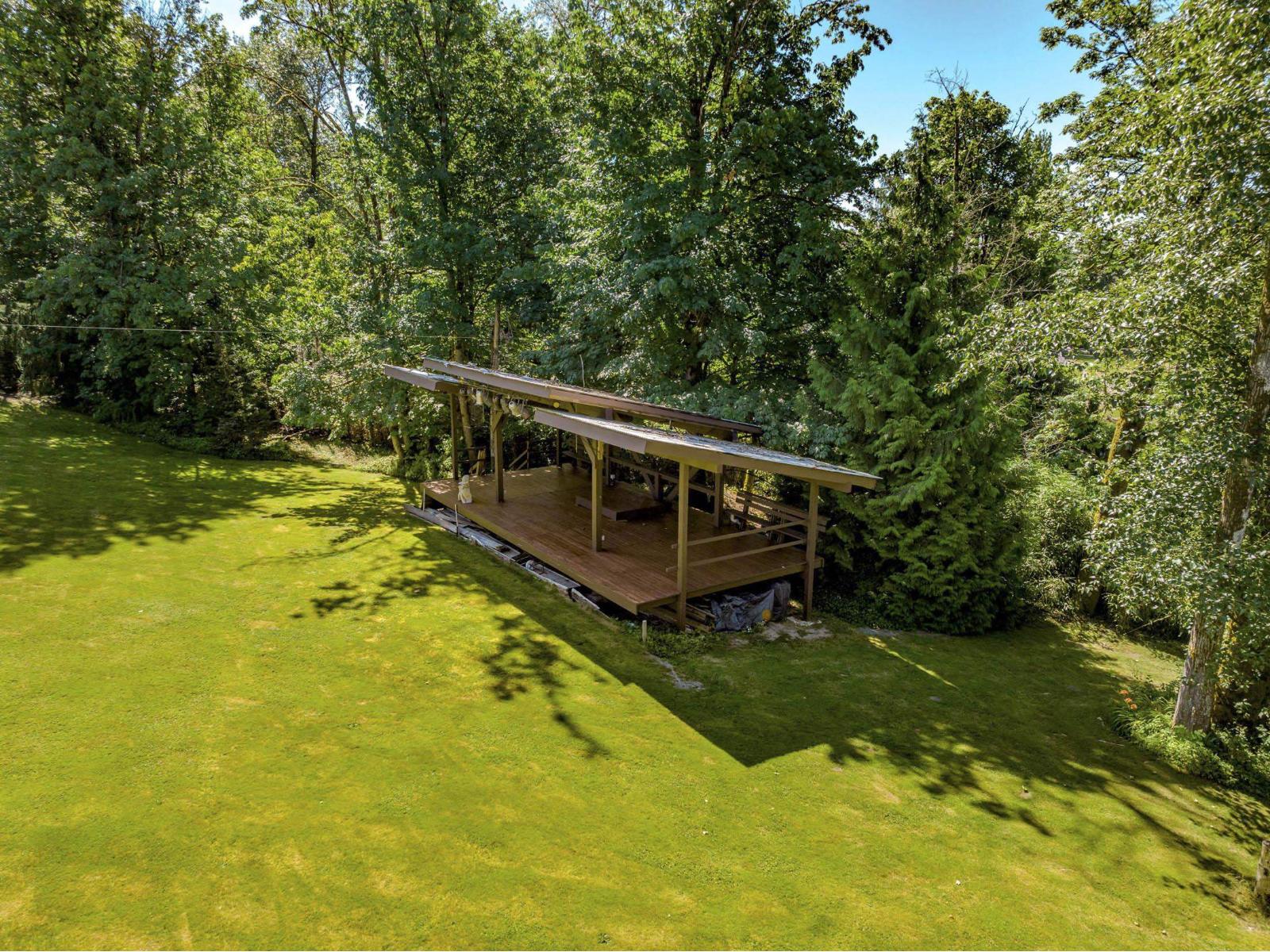Photo 7 of 9978 Allard Crescent, Langley BC