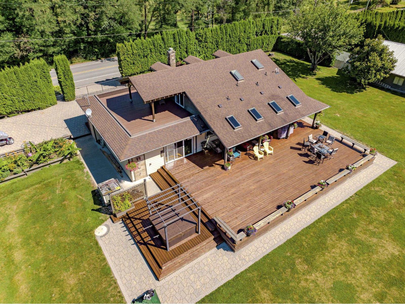 Photo 6 of 9978 Allard Crescent, Langley BC
