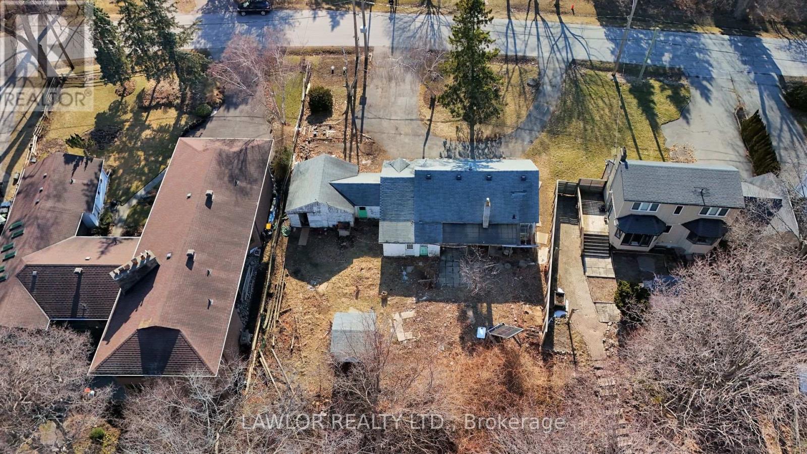 Photo 2 of 237 Rouge Hills Drive, Toronto ON