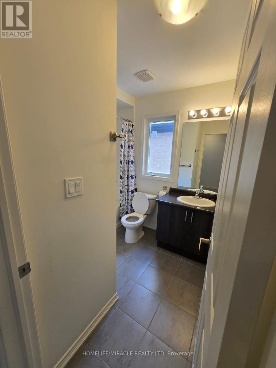 Photo 19 of 1431 Coral Springs Path, Oshawa ON