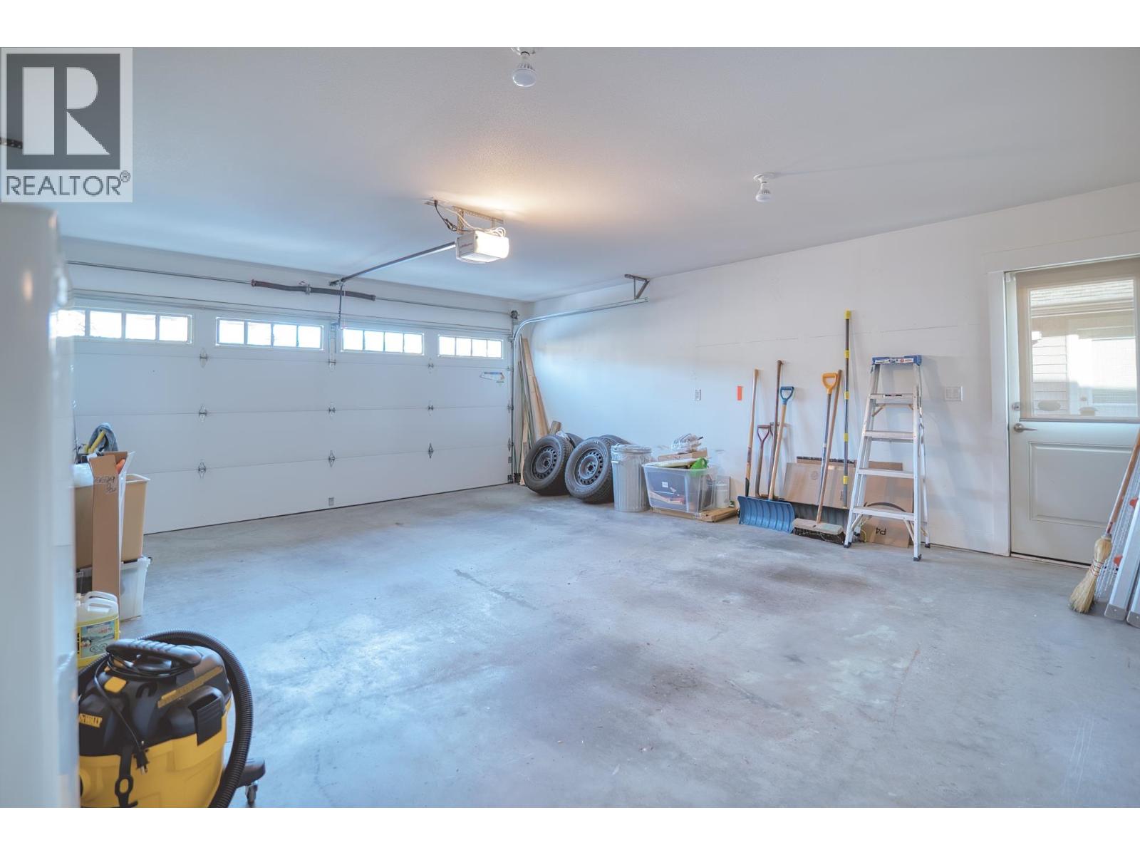 6263 APOLLO ROAD, Sechelt