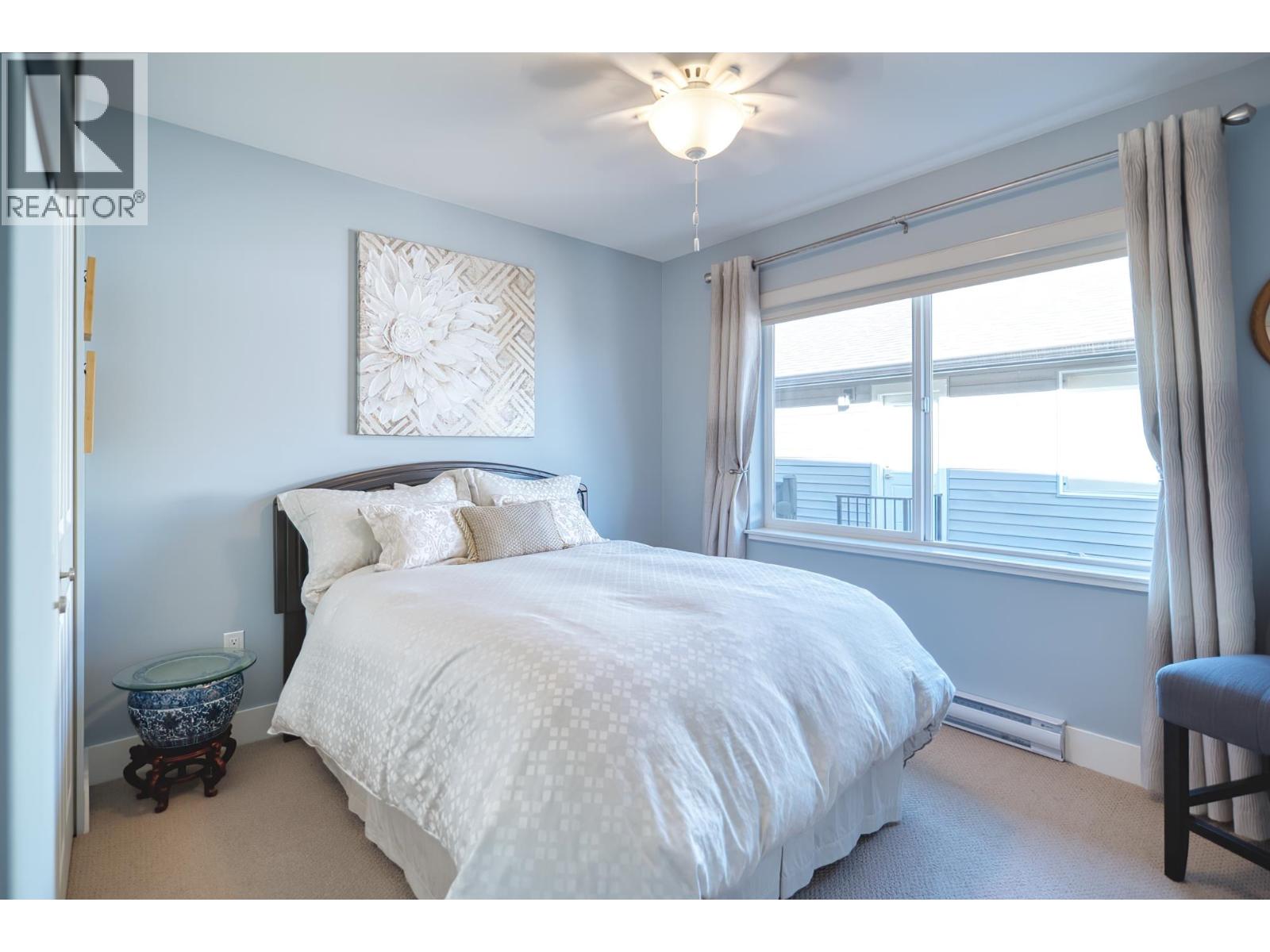 6263 APOLLO ROAD, Sechelt