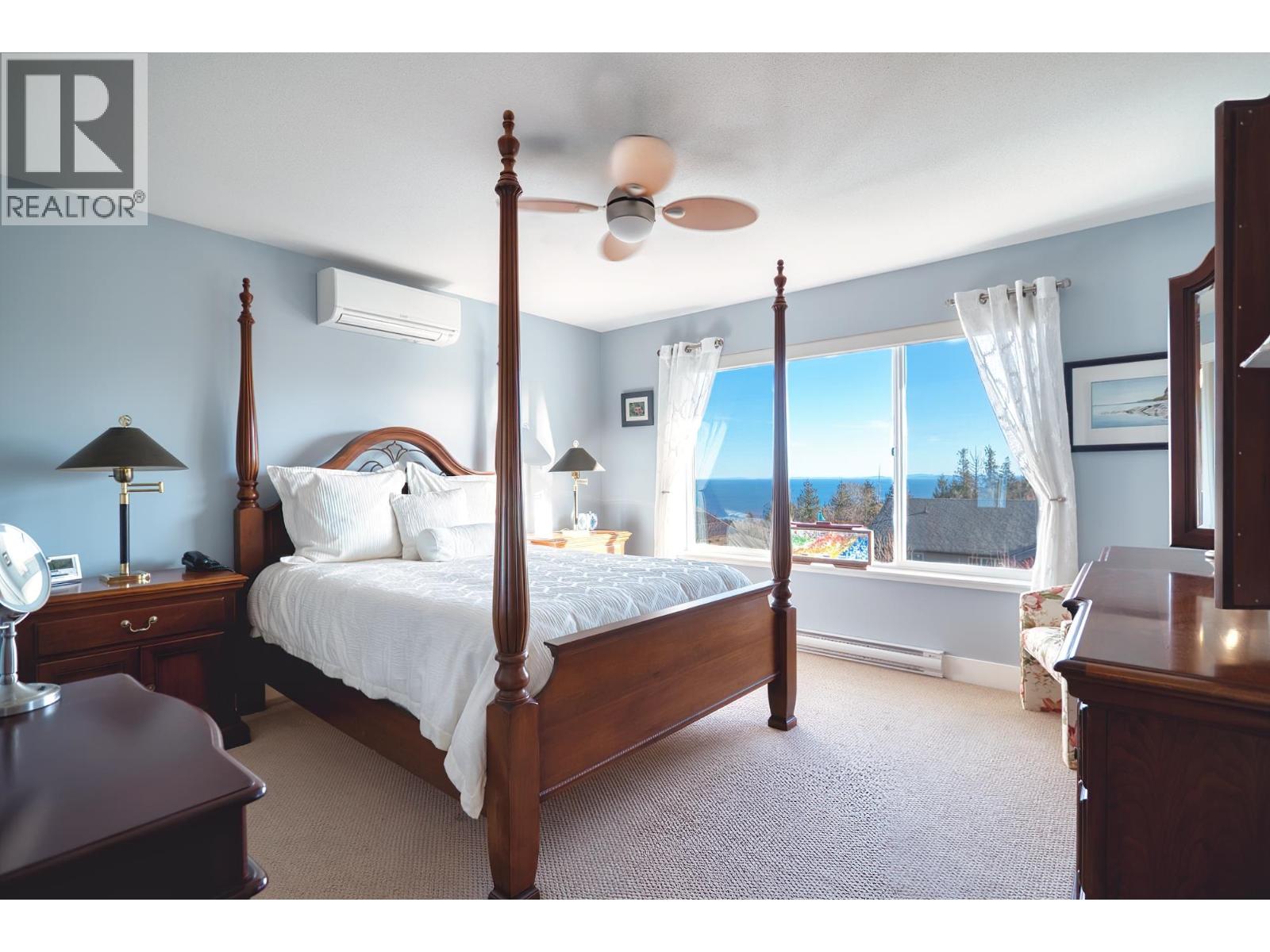 6263 APOLLO ROAD, Sechelt