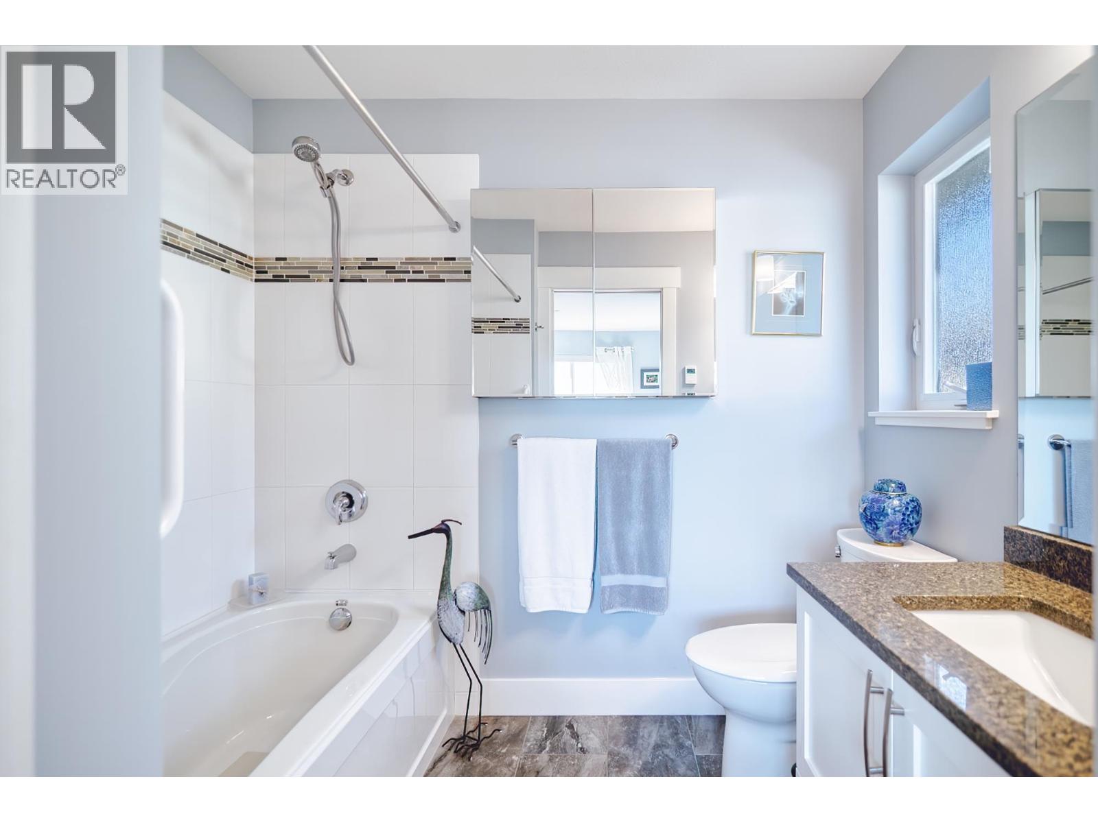 6263 APOLLO ROAD, Sechelt