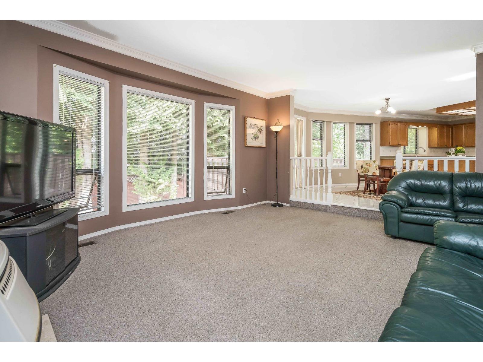 Photo 9 of 16675 Mapletree Close, Surrey BC