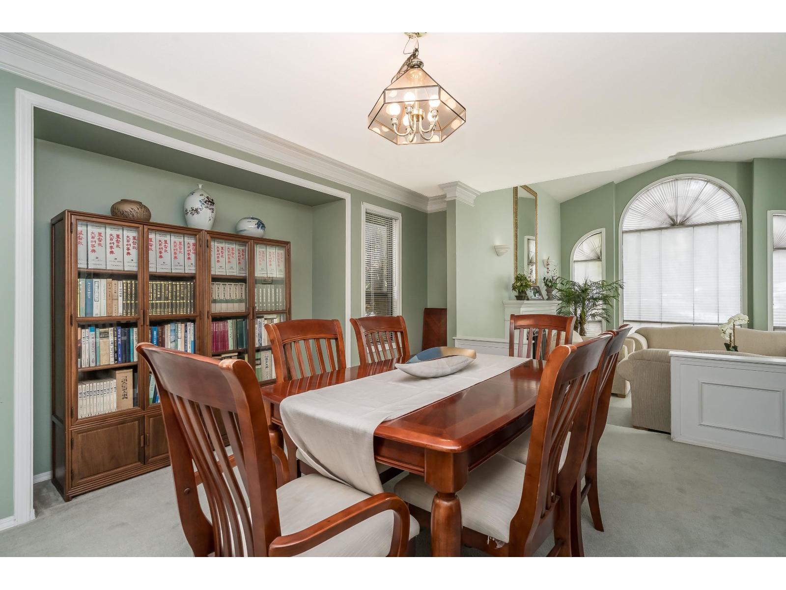 Photo 5 of 16675 Mapletree Close, Surrey BC