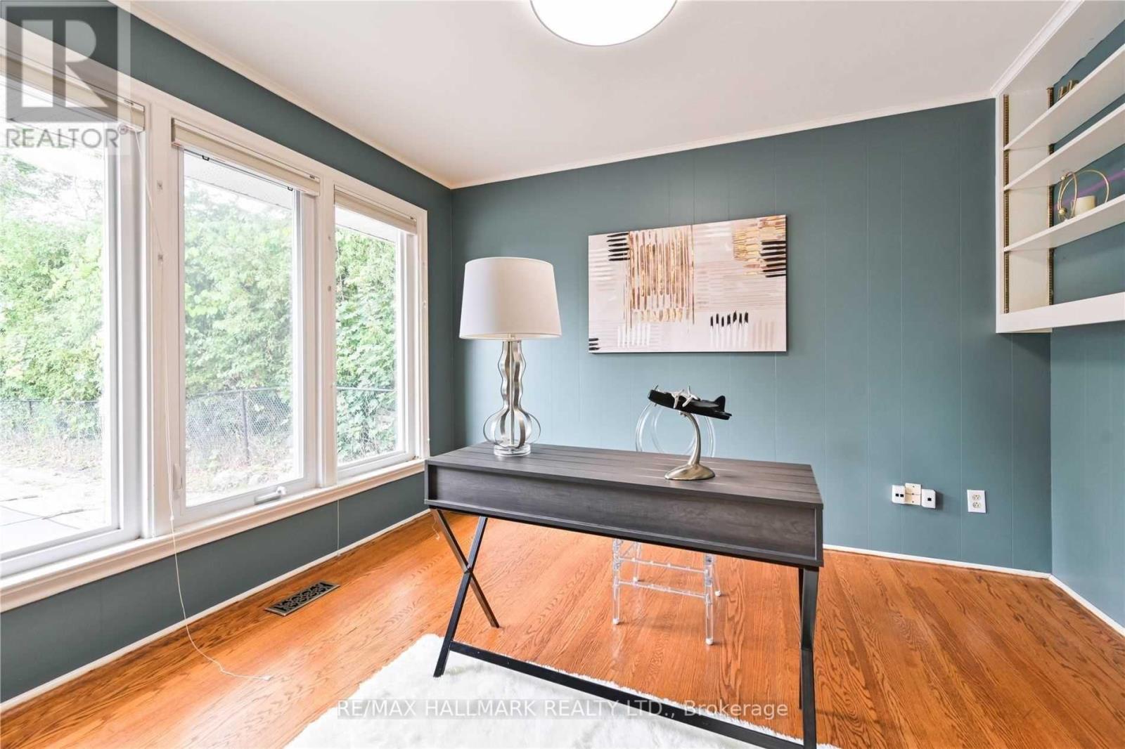 Photo 24 of 16 Cavalier Crescent, Vaughan ON