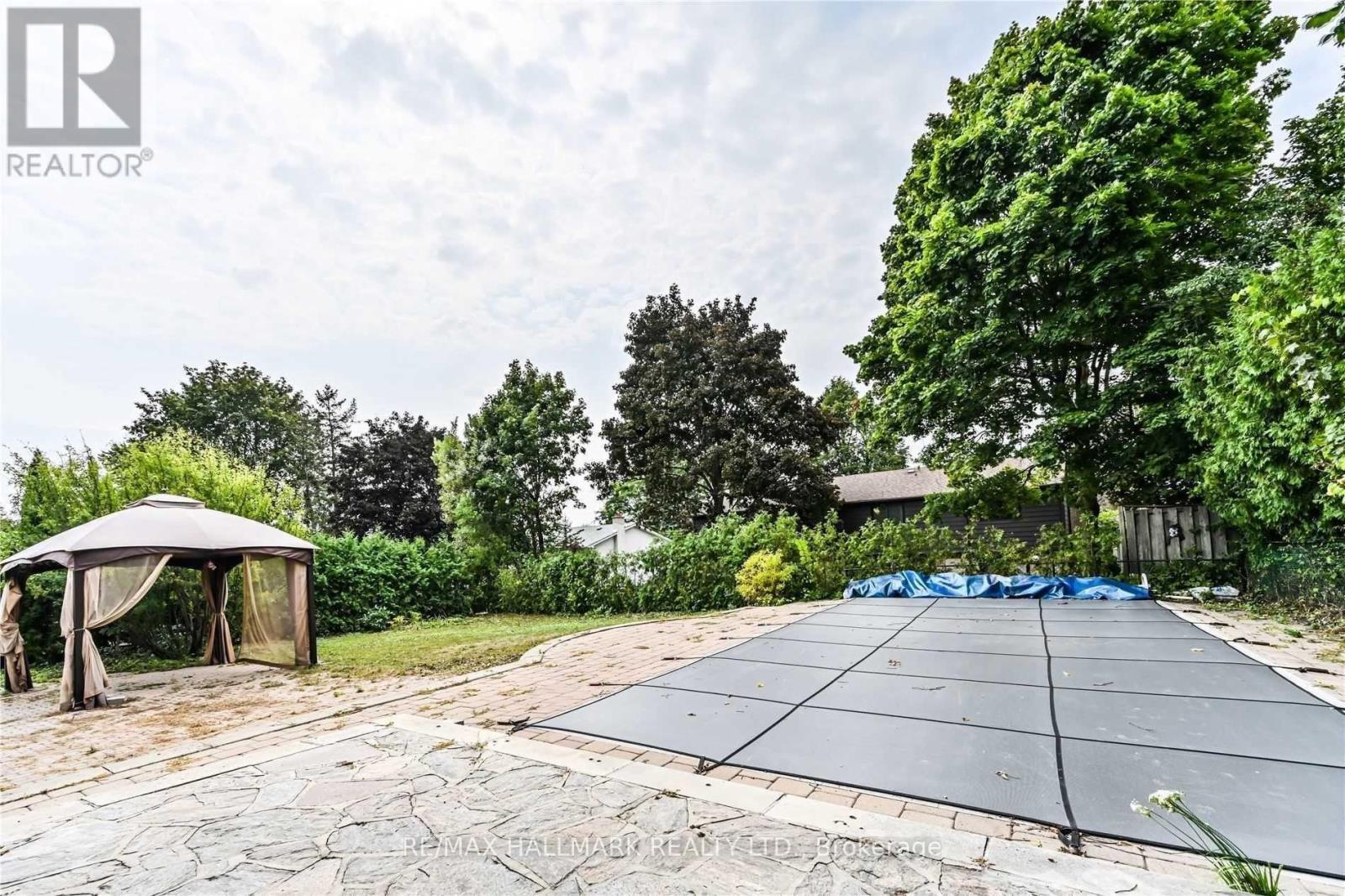 Photo 25 of 16 Cavalier Crescent, Vaughan ON