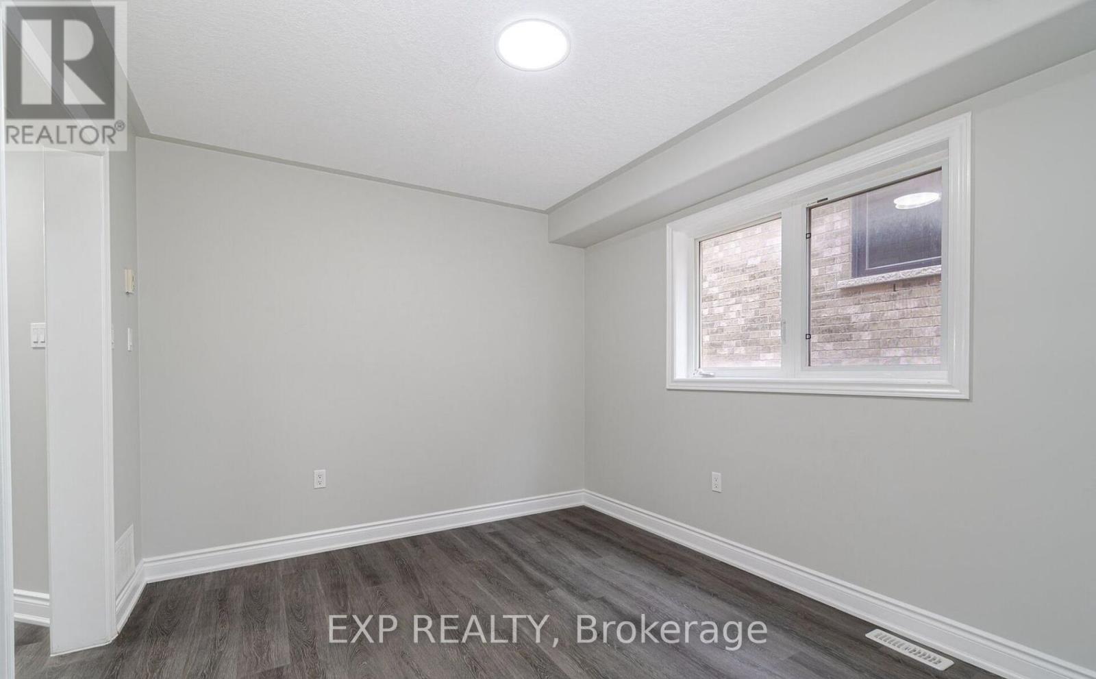 Photo 31 of 15 Lynn Street, Bradford West Gwillimbury ON
