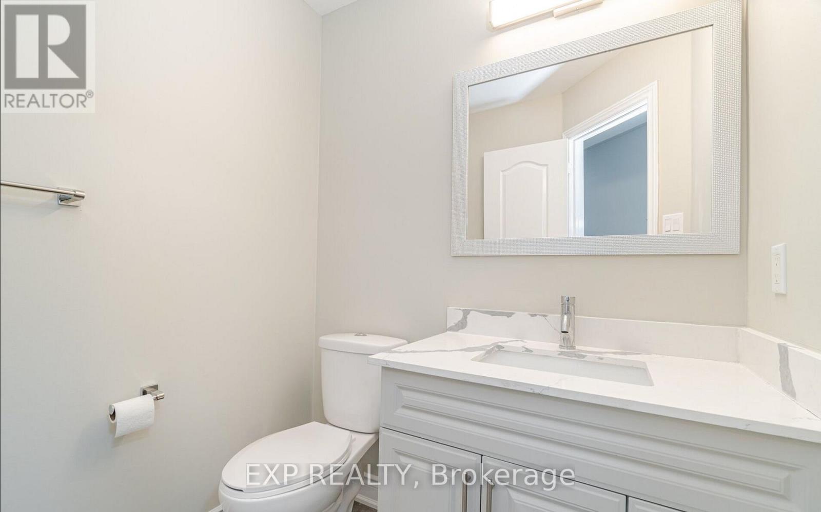 Photo 16 of 15 Lynn Street, Bradford West Gwillimbury ON
