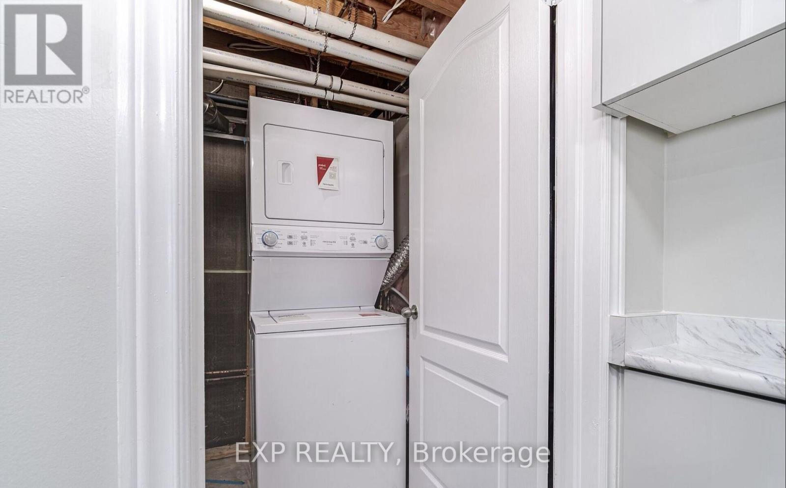 Photo 14 of 15 Lynn Street, Bradford West Gwillimbury ON