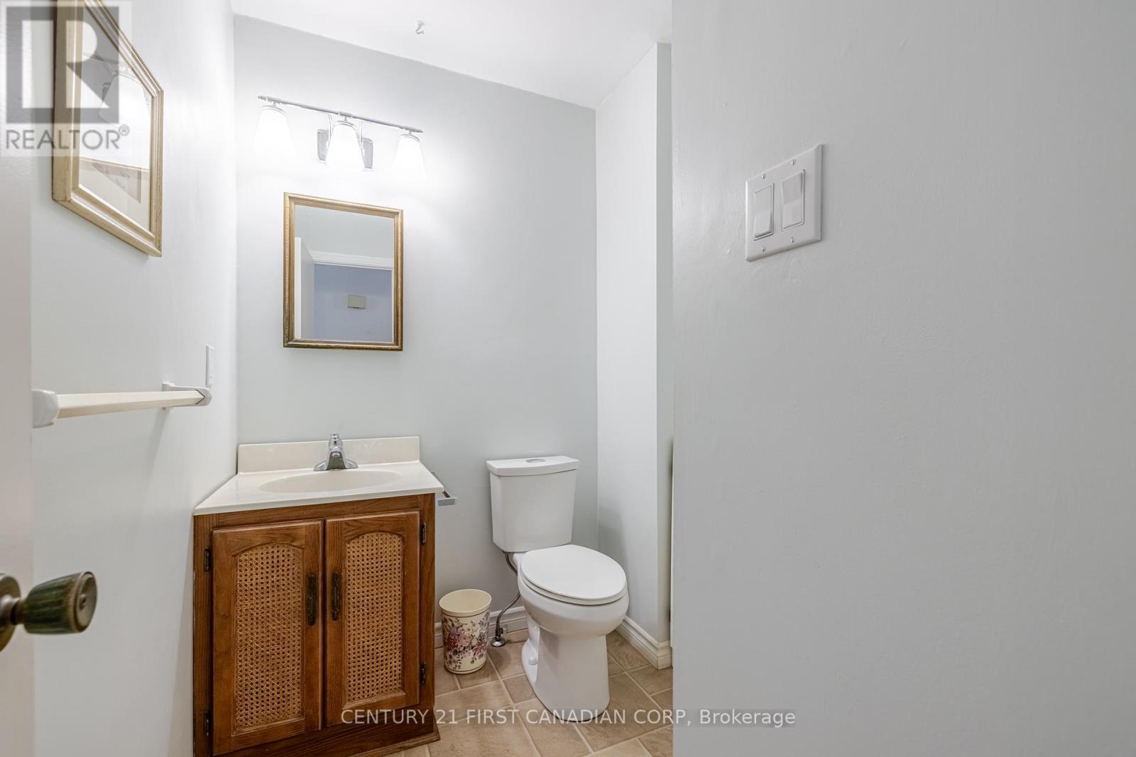 Photo 19 of 14 657 Woodcrest Boulevard, London South ON