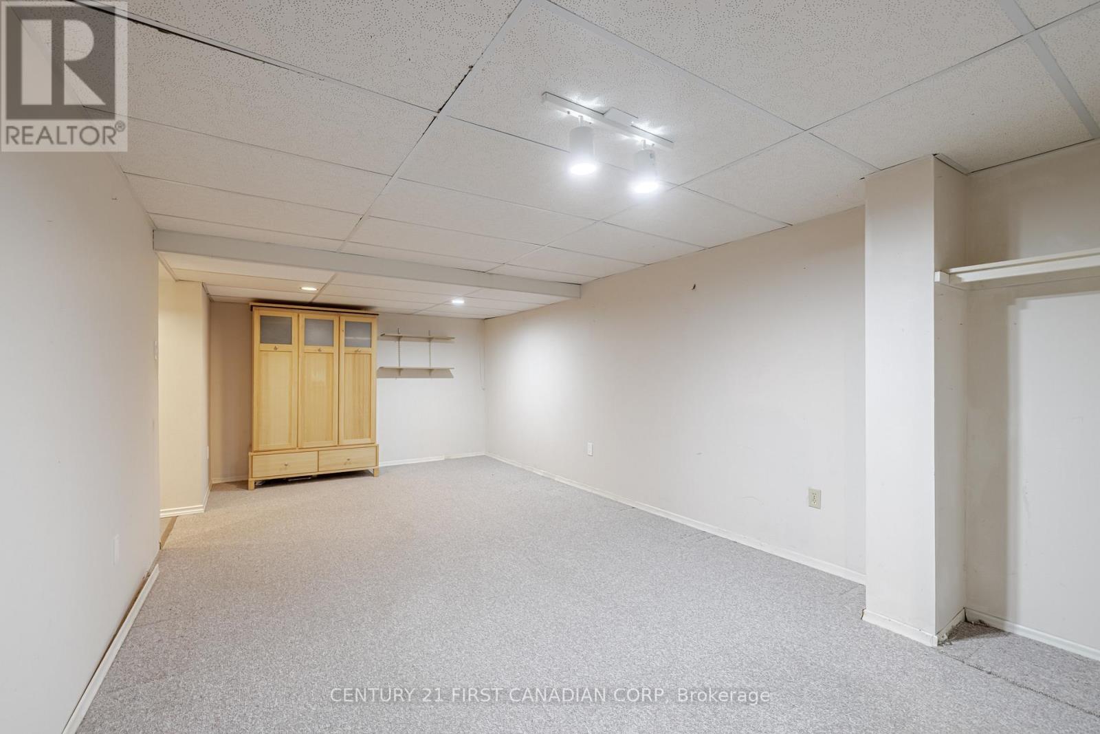 Photo 9 of 14 657 Woodcrest Boulevard, London South ON