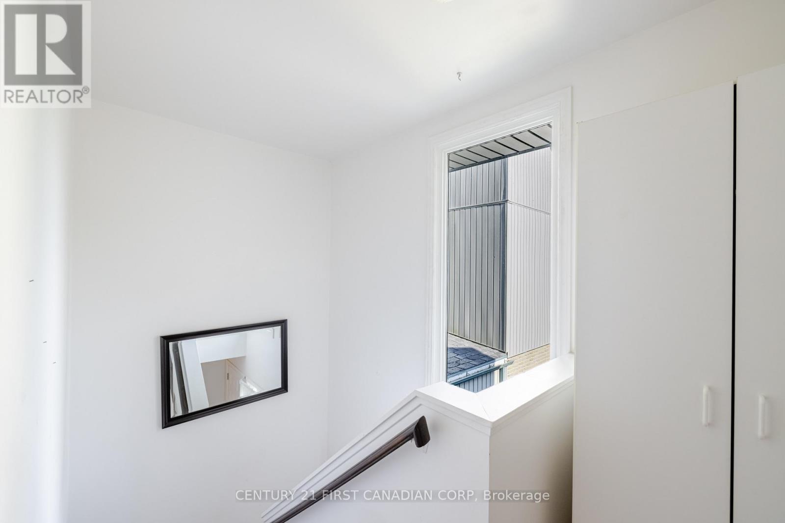 Photo 1 of 14 657 Woodcrest Boulevard, London South ON