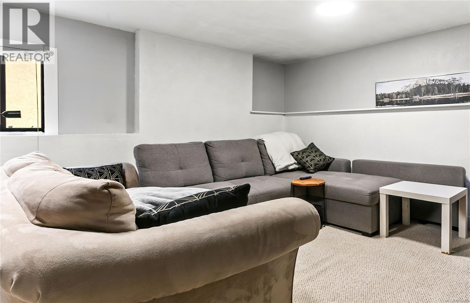 Photo 19 of 1815 San Pedro Ave, Saanich BC