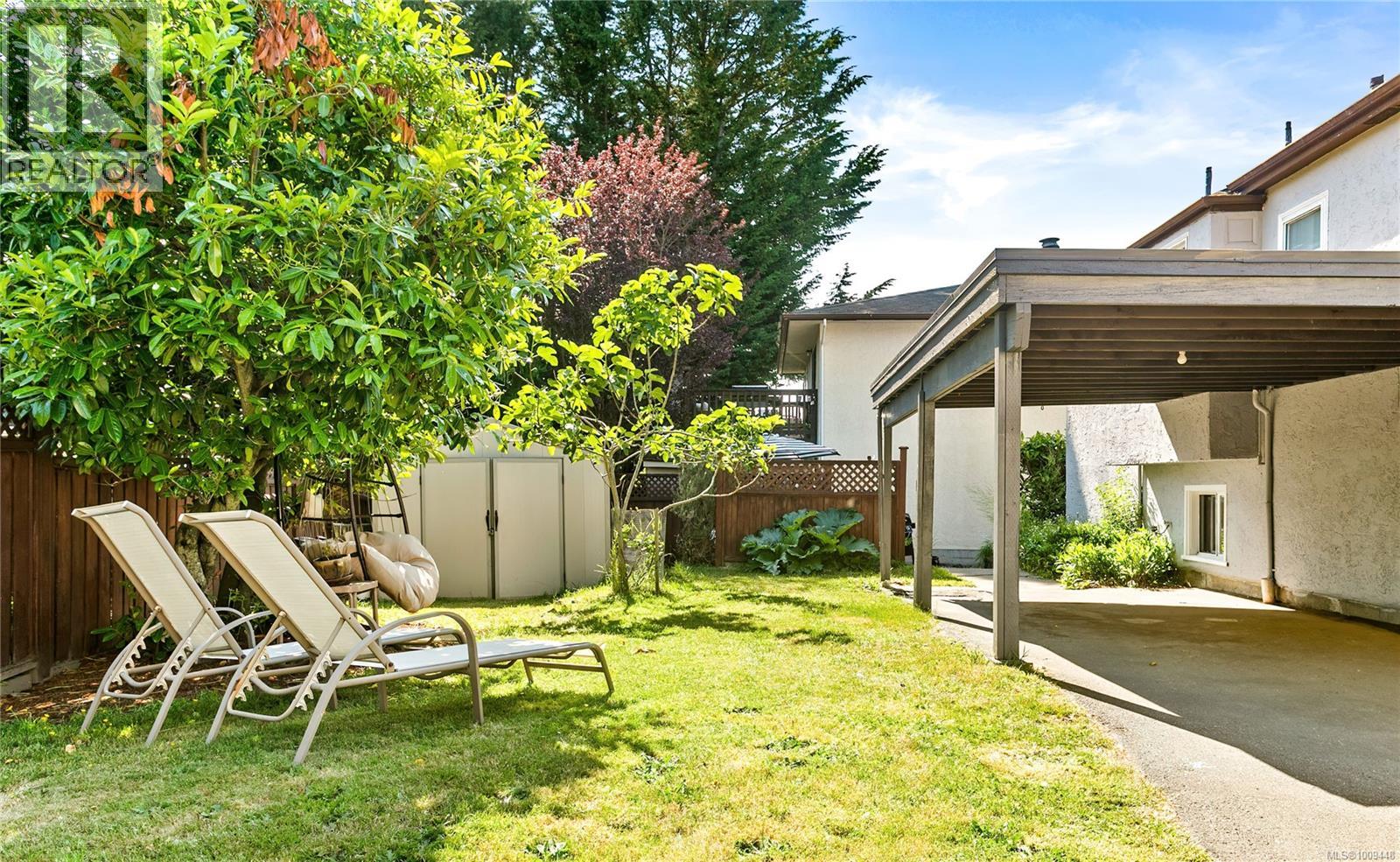 Photo 33 of 1815 San Pedro Ave, Saanich BC