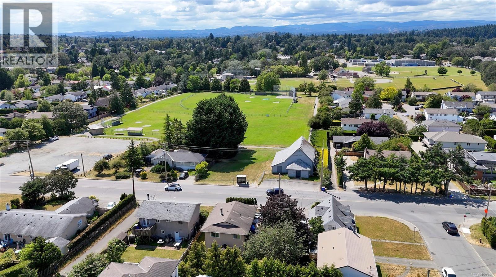 Photo 38 of 1815 San Pedro Ave, Saanich BC
