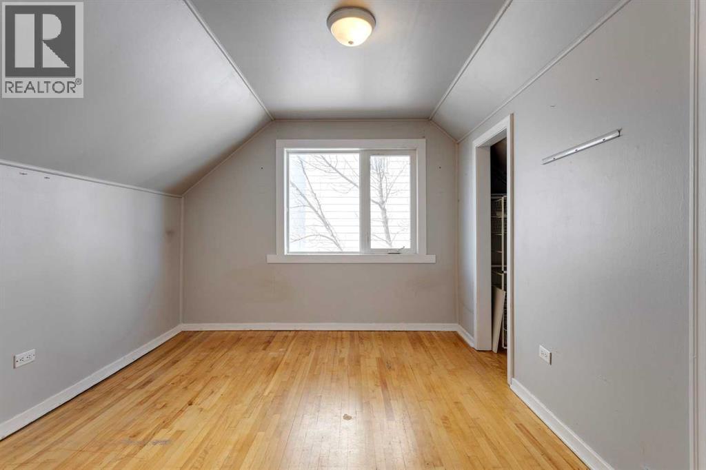 Single Family House for Sale in  Regal Crescent NE Renfrew Calgary 