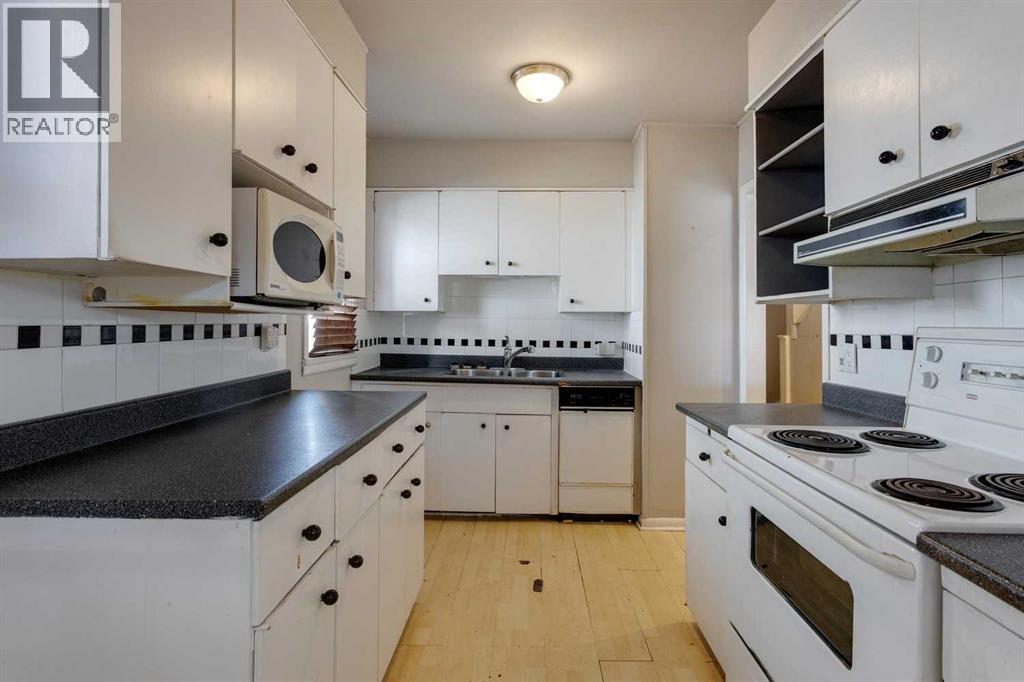 Single Family House for Sale in  Regal Crescent NE Renfrew Calgary 