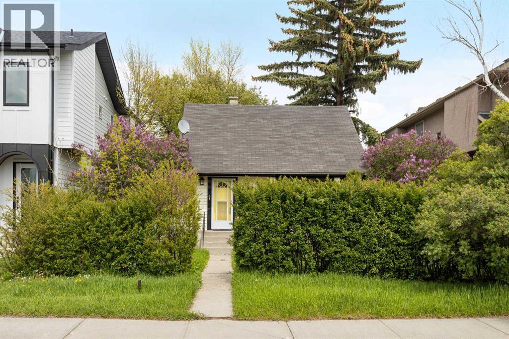 Single Family House for Sale in  Regal Crescent NE Renfrew Calgary 