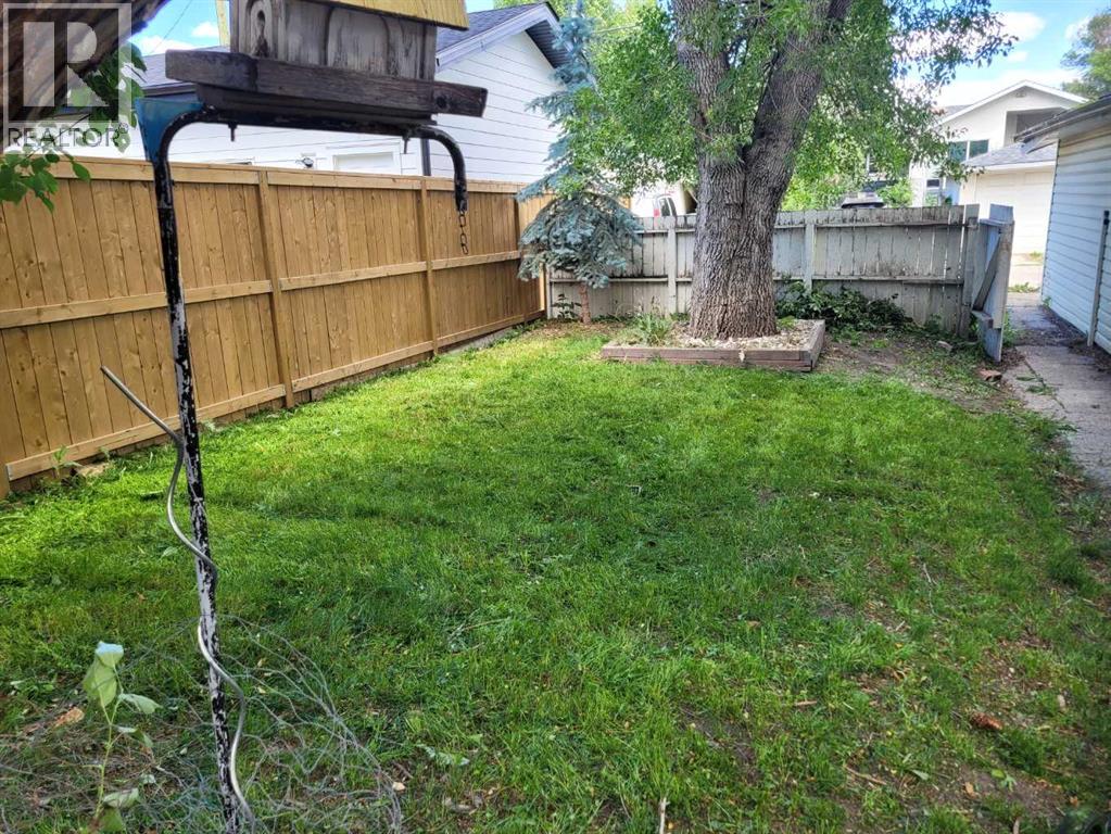 Single Family House for Sale in  Regal Crescent NE Renfrew Calgary 
