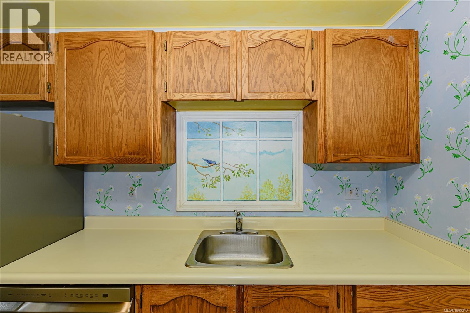 Photo 11 of 311 1010 Bristol Rd, Saanich BC