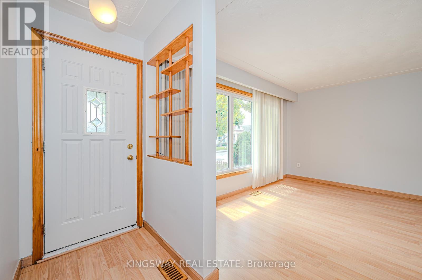 Photo 3 of 164 East 23rd Street, Hamilton ON