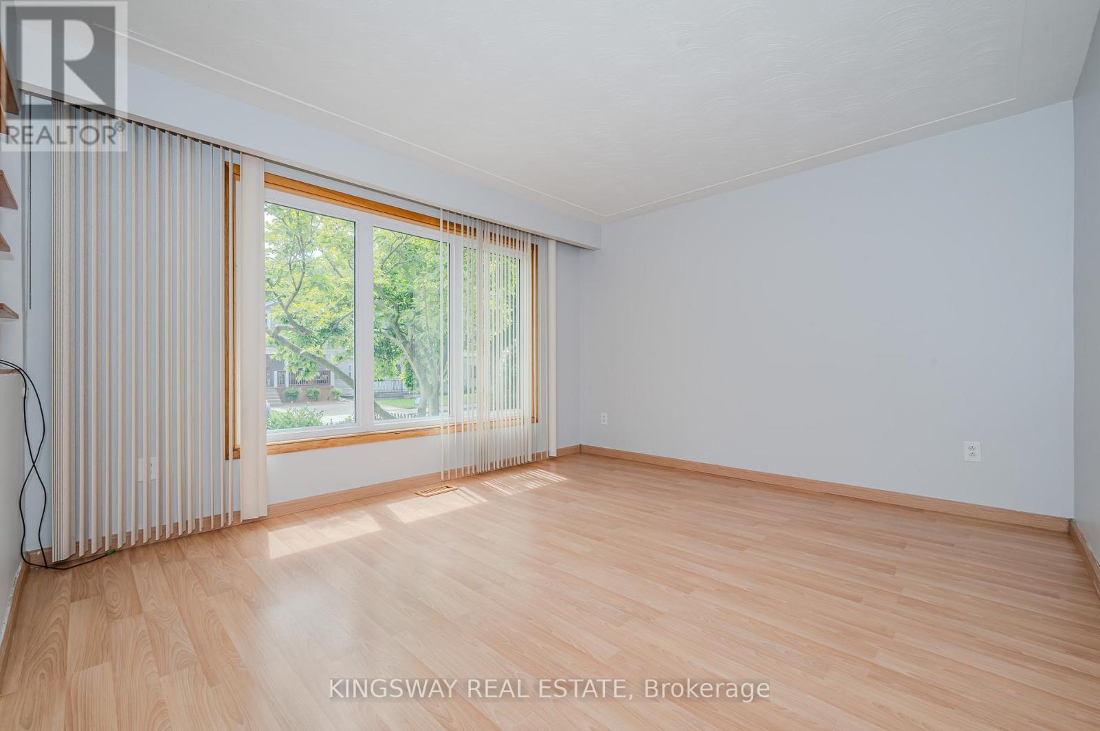 Photo 5 of 164 East 23rd Street, Hamilton ON