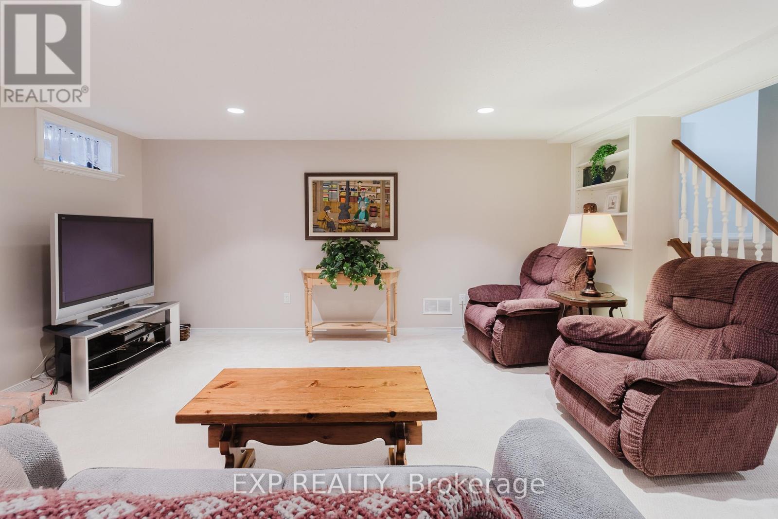 Photo 26 of 8 Viva Court, Hamilton ON
