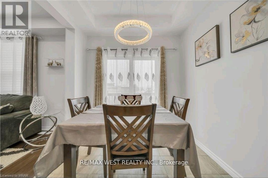 Photo 9 of 31 100 Chester Drive, Cambridge ON