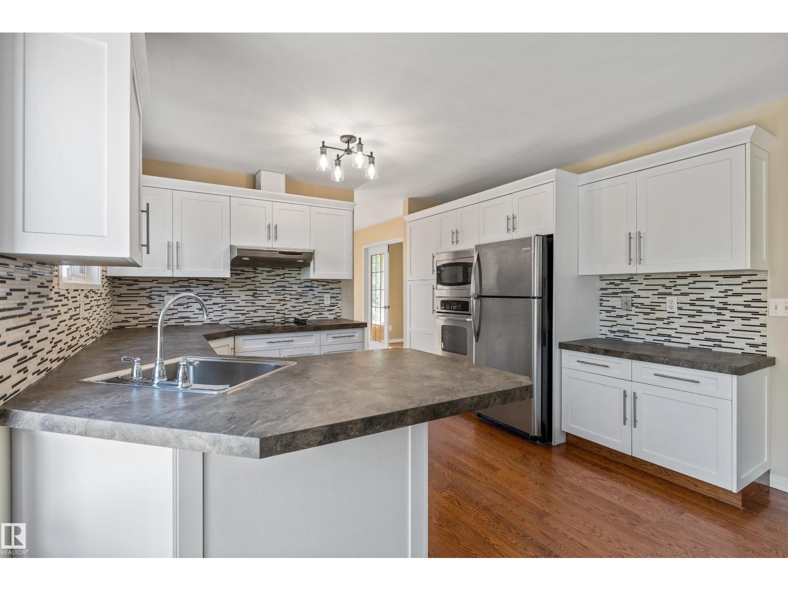 Photo 19 of 57 Deane Cr, St Albert AB