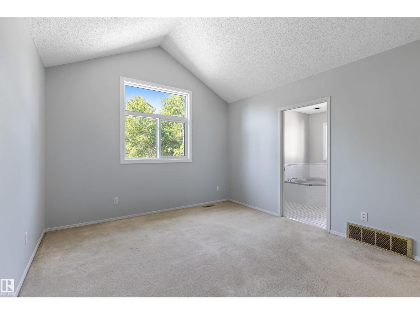 Photo 38 of 57 Deane Cr, St Albert AB