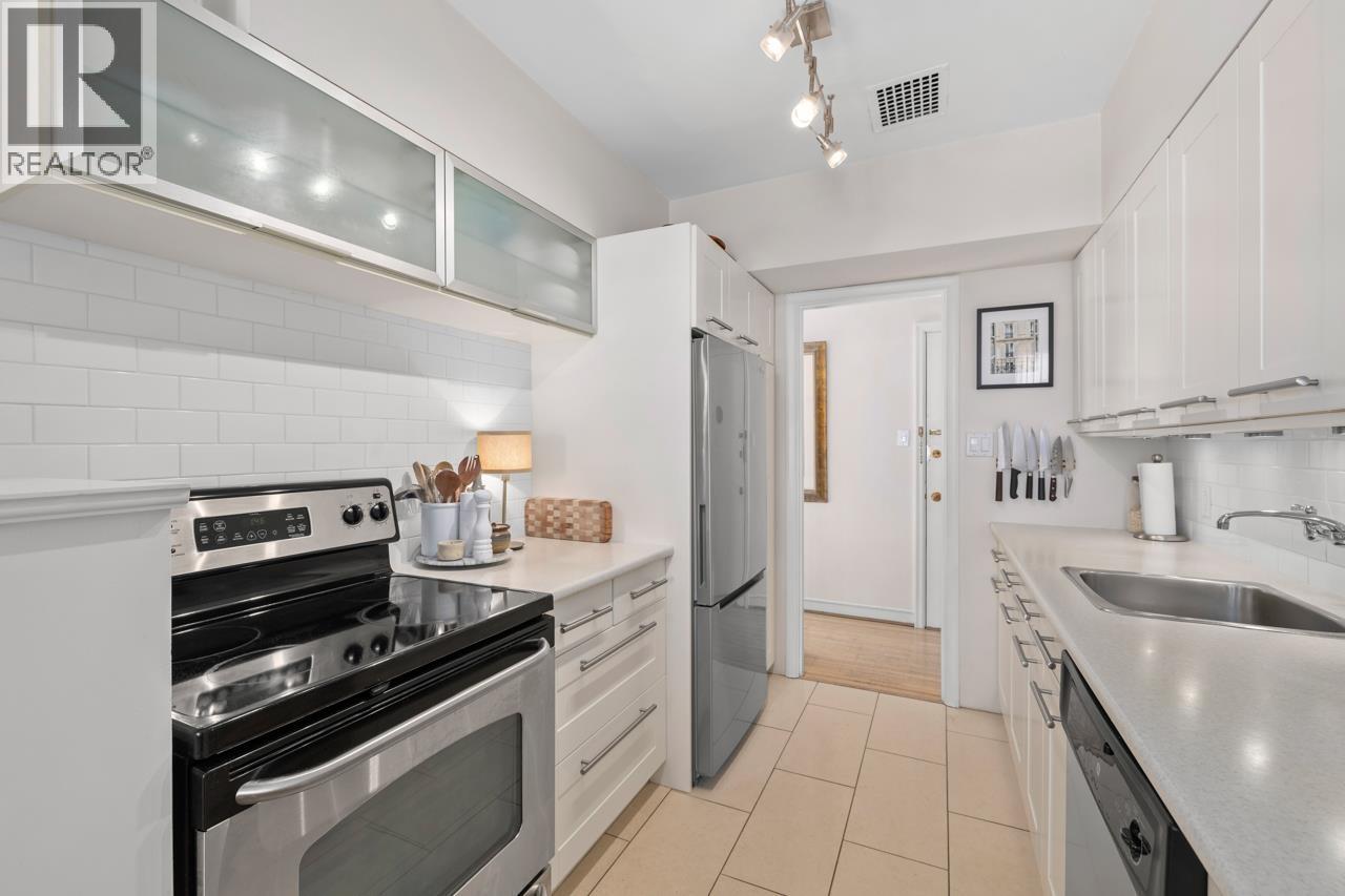 Photo 10 of 302 1246 Cardero Street, Vancouver BC