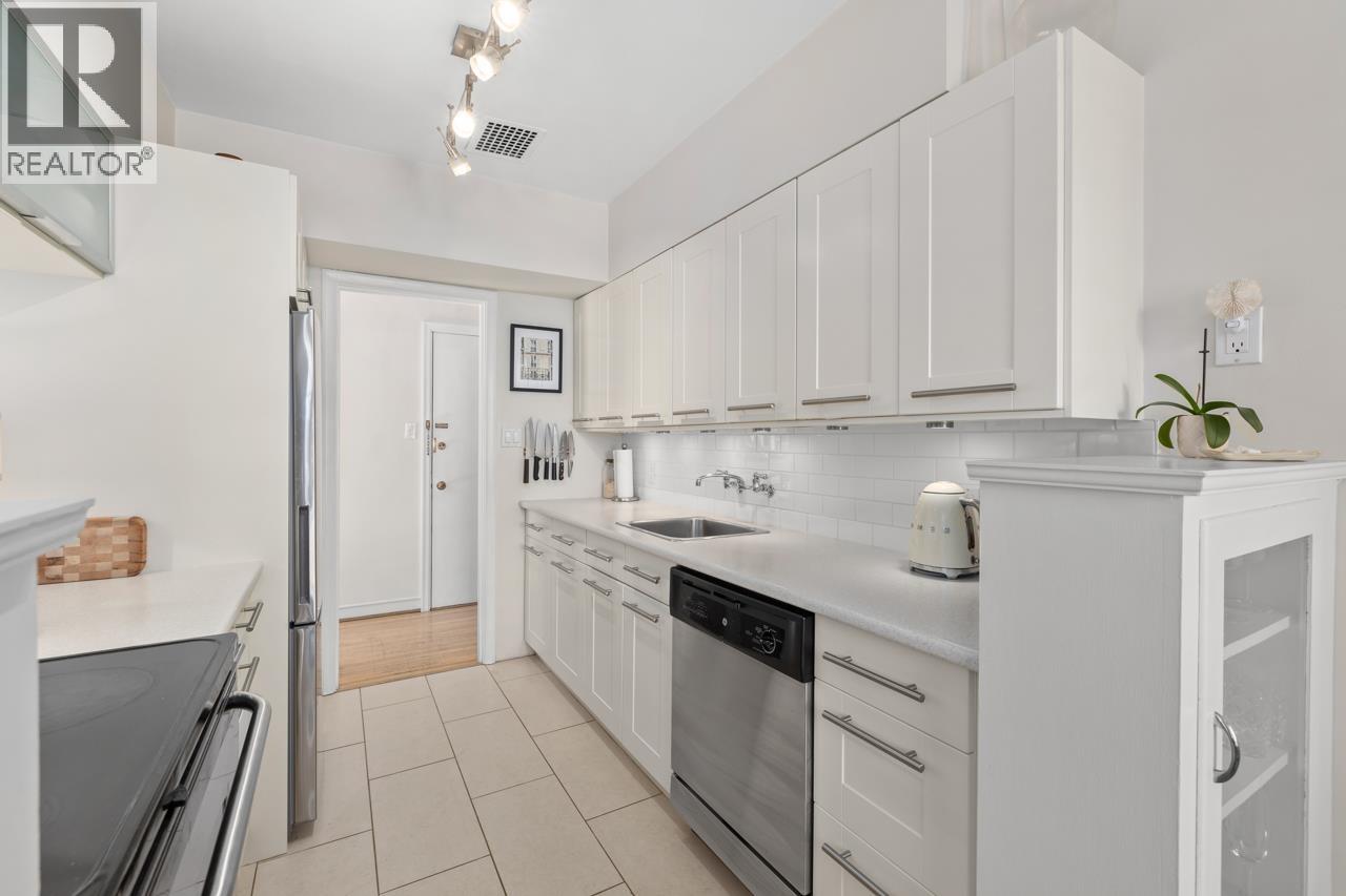 Photo 11 of 302 1246 Cardero Street, Vancouver BC