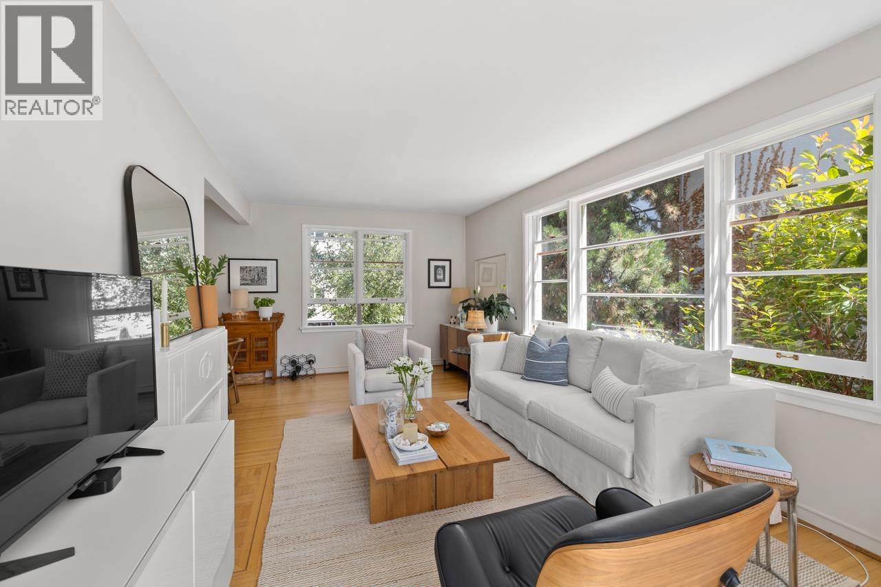 Photo 3 of 302 1246 Cardero Street, Vancouver BC