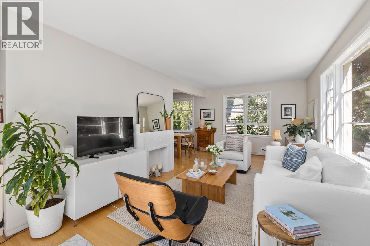 Photo 4 of 302 1246 Cardero Street, Vancouver BC