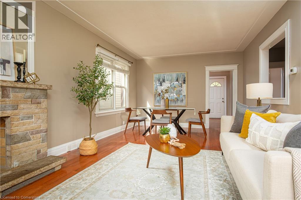 Photo 7 of 209 Weir Street N, Hamilton ON