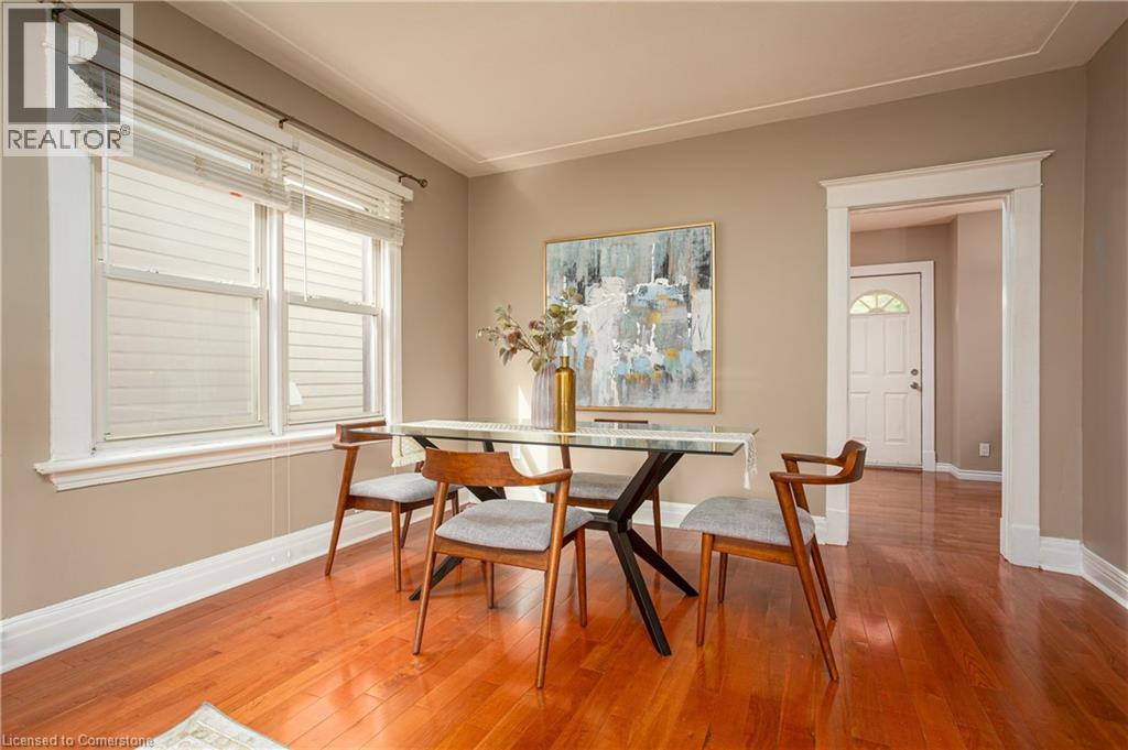Photo 8 of 209 Weir Street N, Hamilton ON