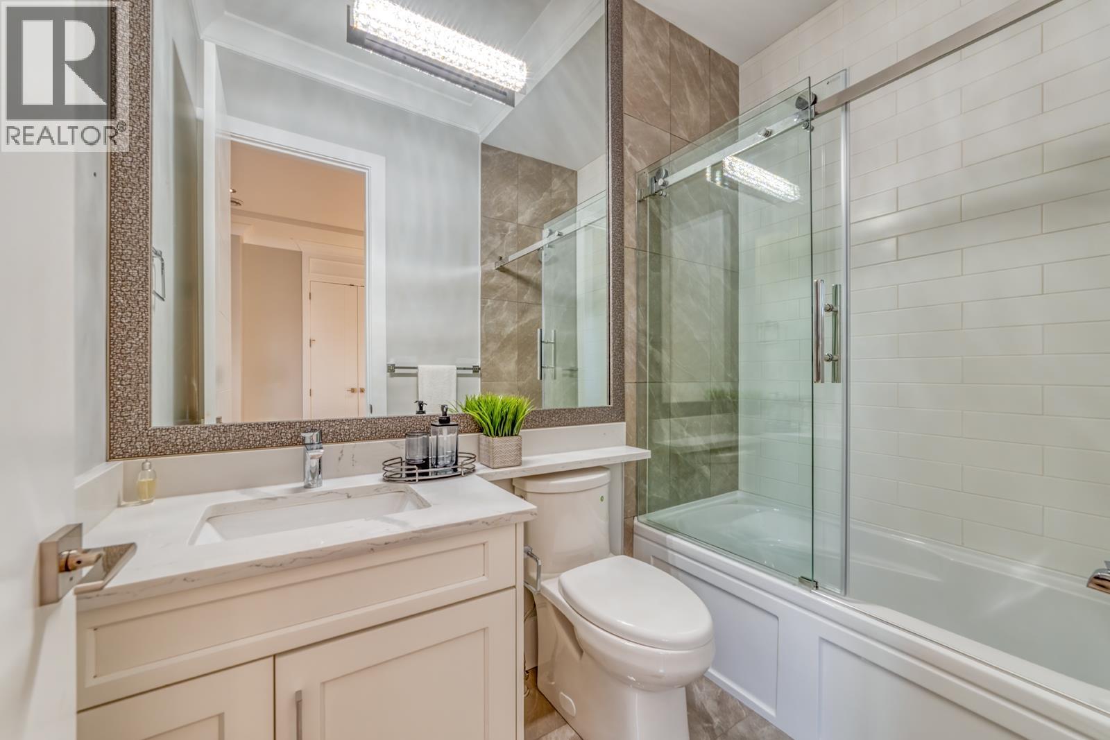 Photo 18 of 7102 Bridge Street, Richmond BC
