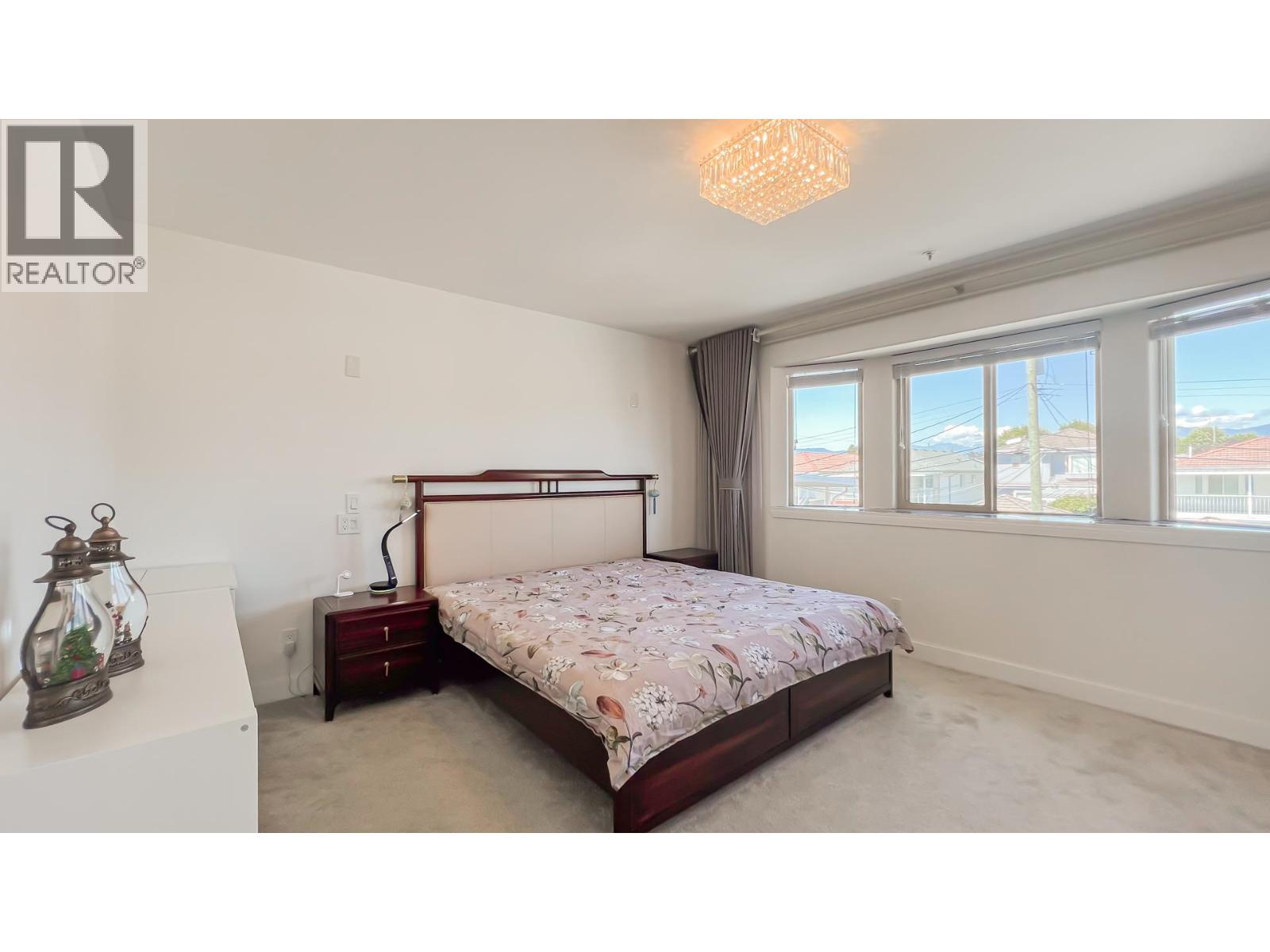 Photo 5 of 2083 E 53rd Avenue, Vancouver BC