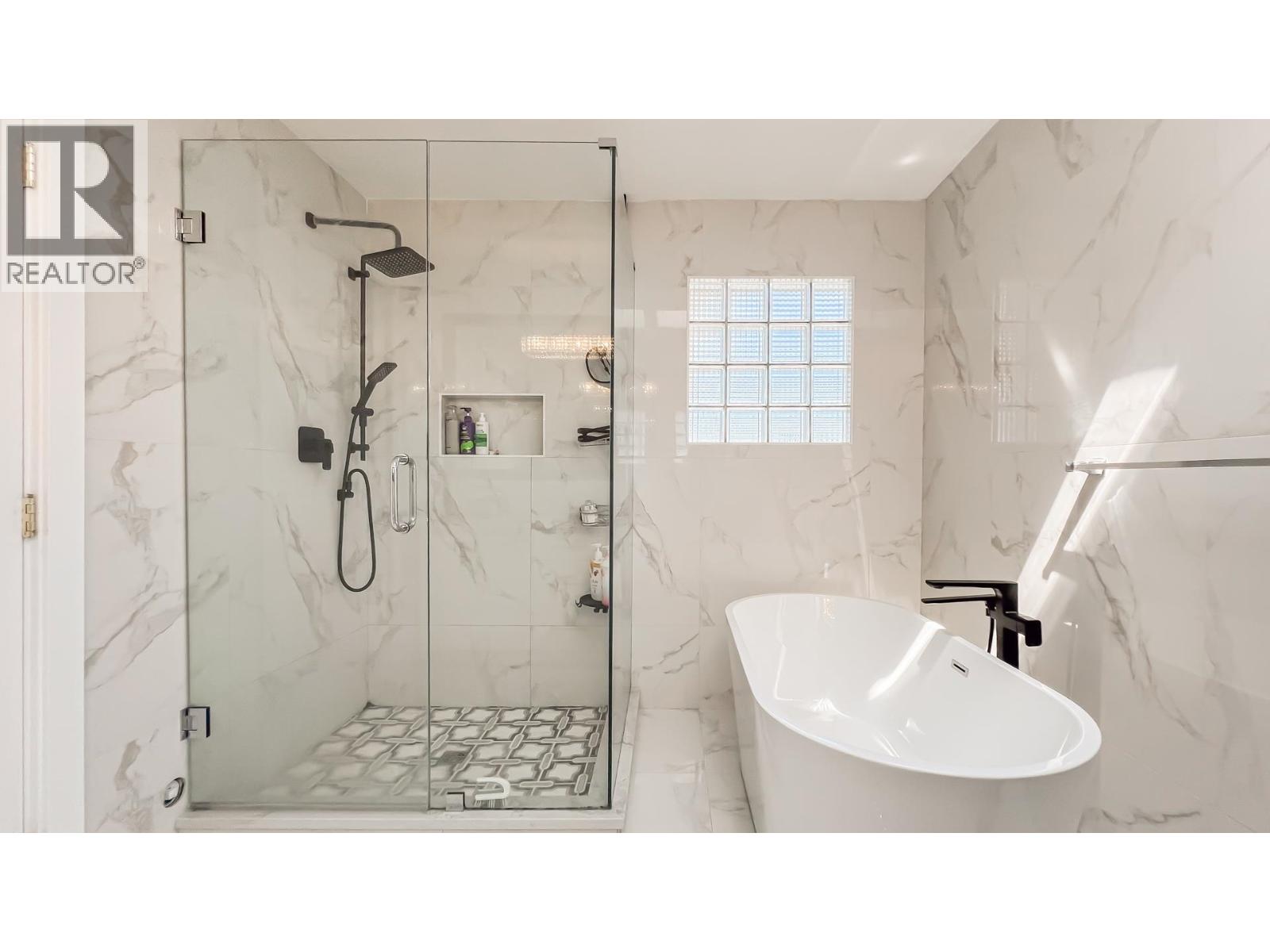 Photo 7 of 2083 E 53rd Avenue, Vancouver BC