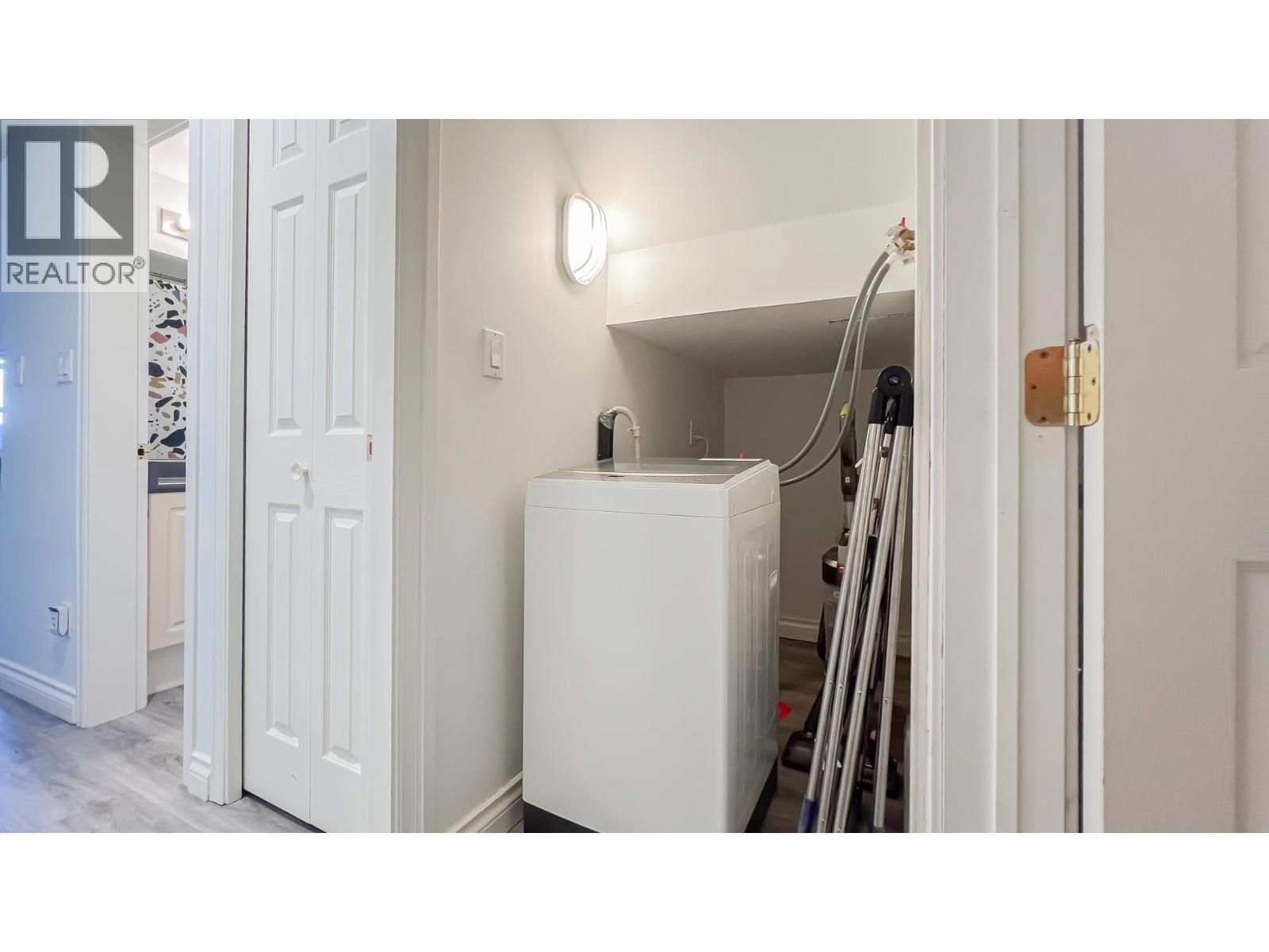 Photo 9 of 2083 E 53rd Avenue, Vancouver BC