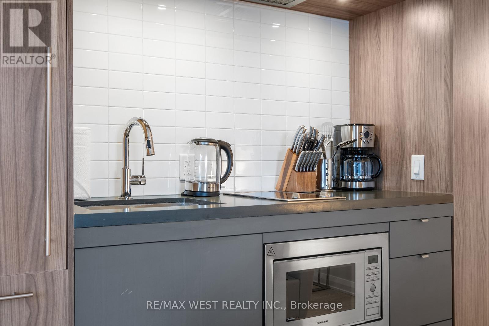 Photo 36 of 704 155 Yorkville Avenue, Toronto ON