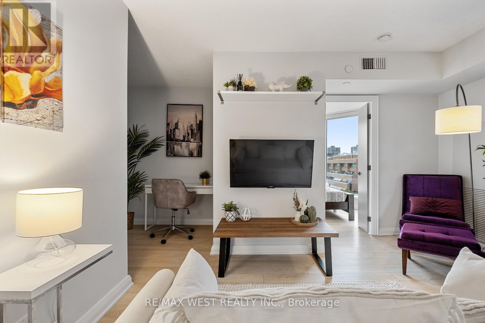 Photo 34 of 704 155 Yorkville Avenue, Toronto ON