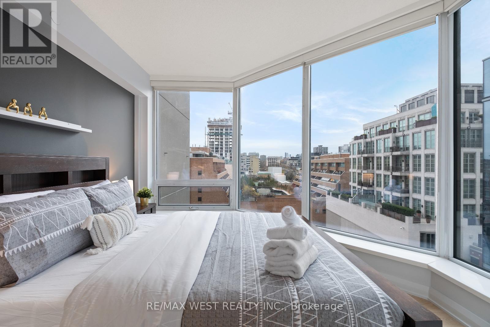 Photo 16 of 704 155 Yorkville Avenue, Toronto ON