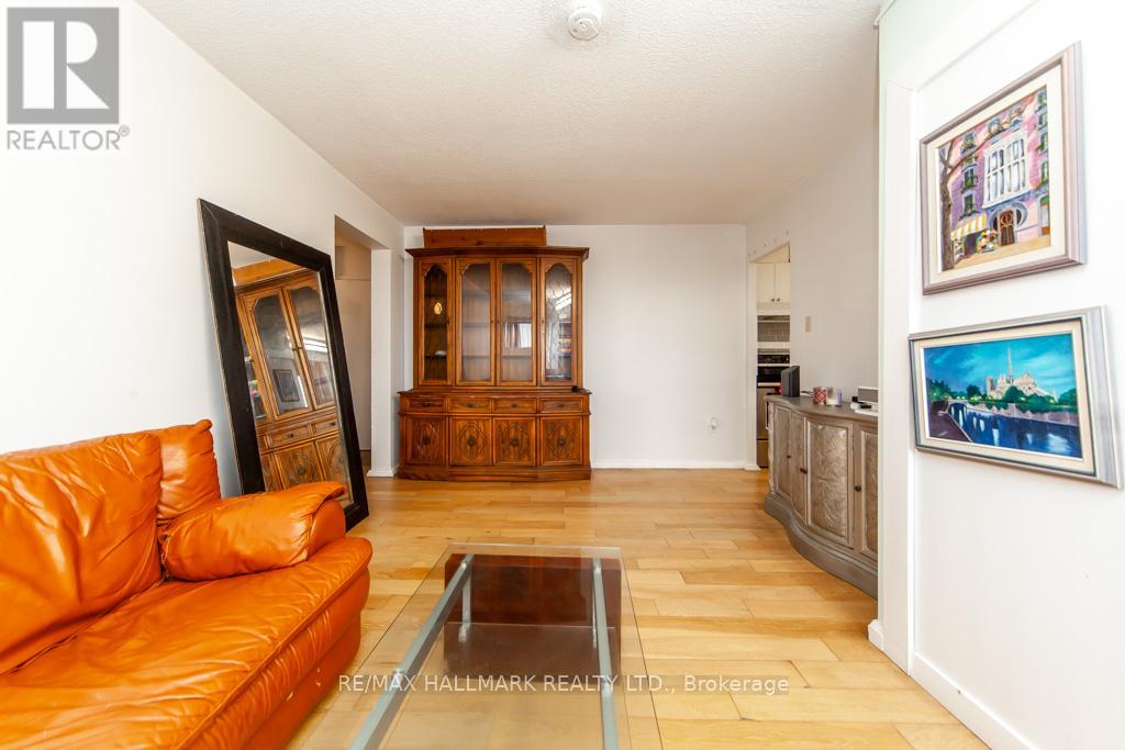 Photo 27 of 2102 10 Sunny Glenway, Toronto ON