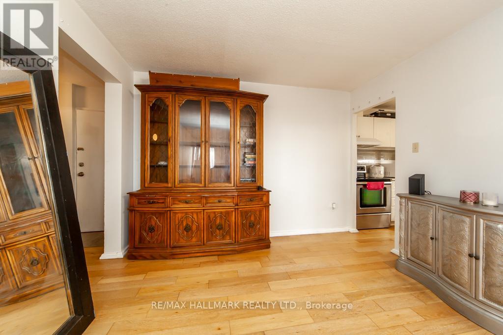 Photo 31 of 2102 10 Sunny Glenway, Toronto ON