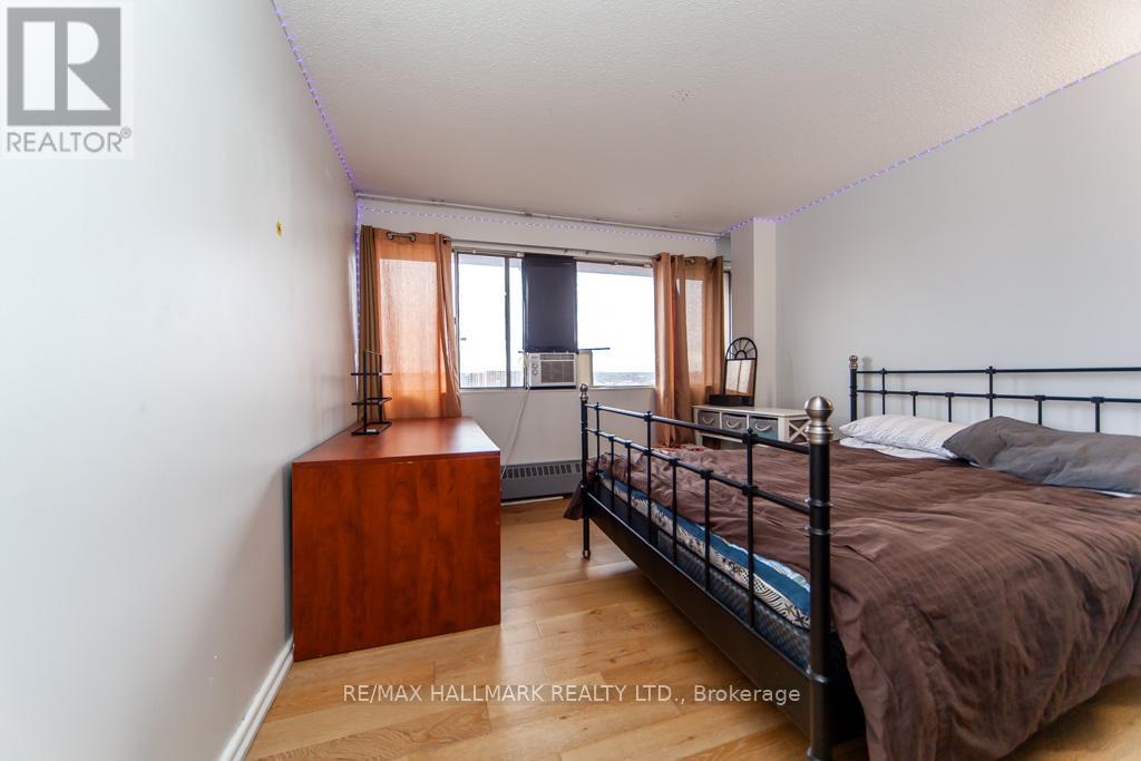 Photo 4 of 2102 10 Sunny Glenway, Toronto ON