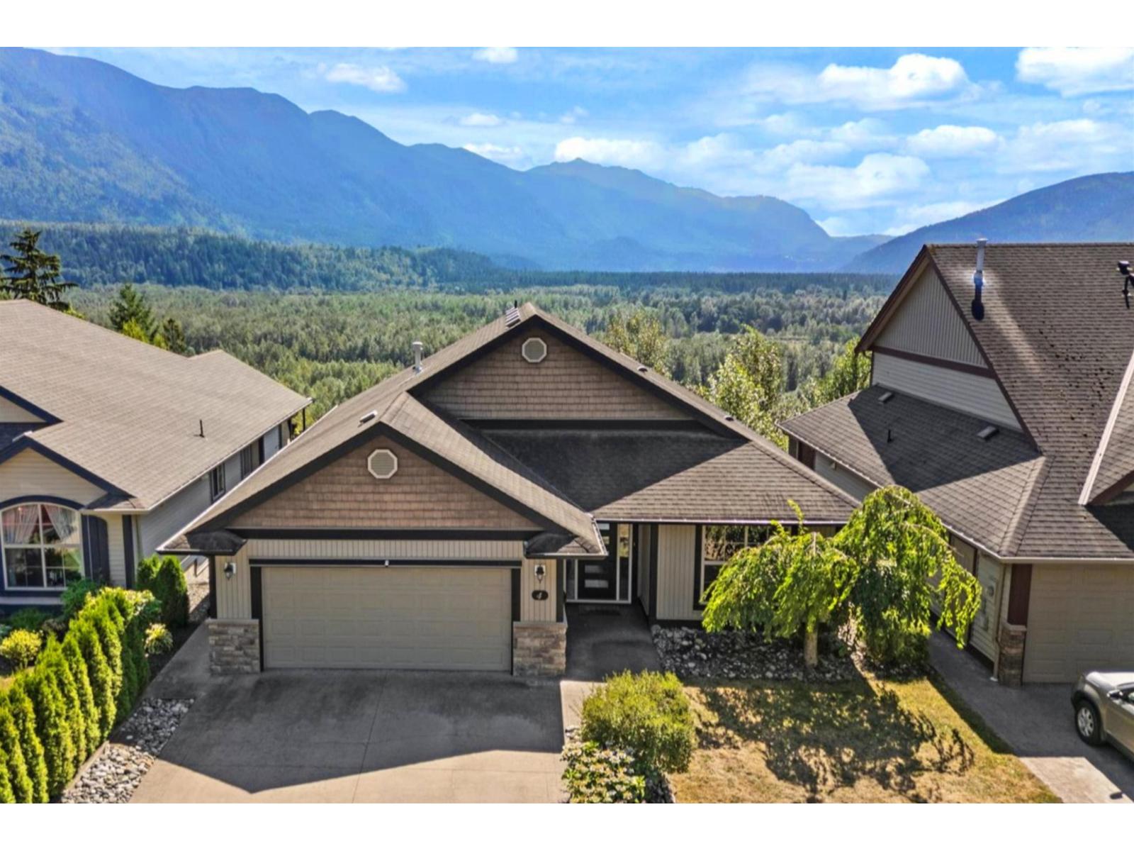 Photo 1 of 4 46058 Bridle Ridge Crescent Promontory, Chilliwack BC